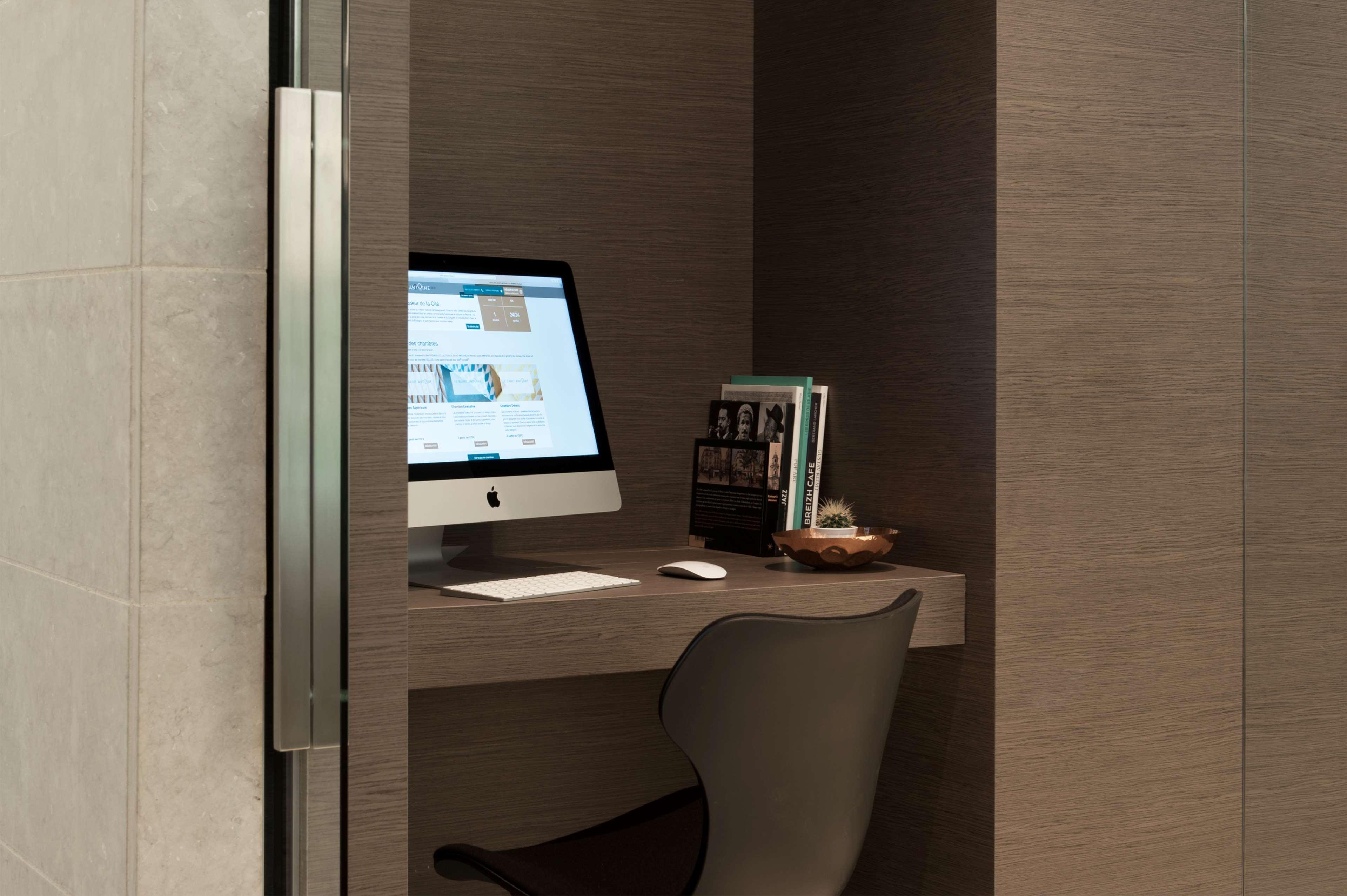 Hotel Bw Premier Collection Le Saint Antoine Et 4*